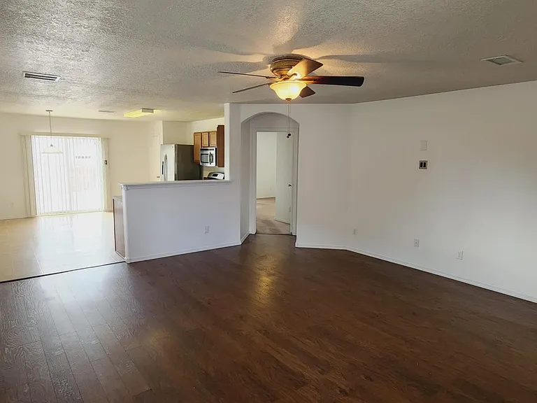 1008 Saw Mill Rd NE — Photo 5