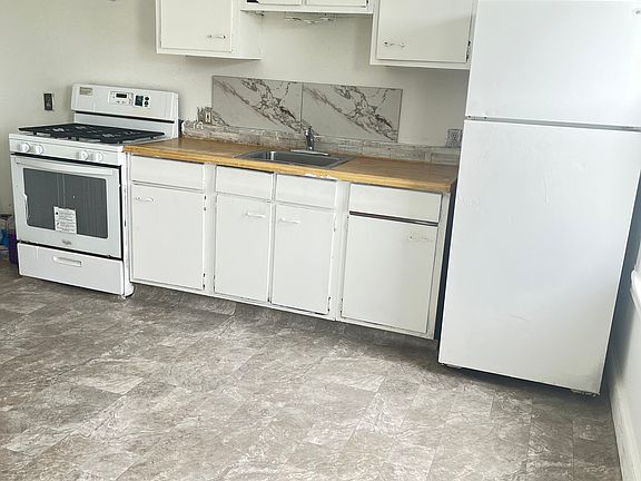 2nd image of 61-63 Walnut St #3
