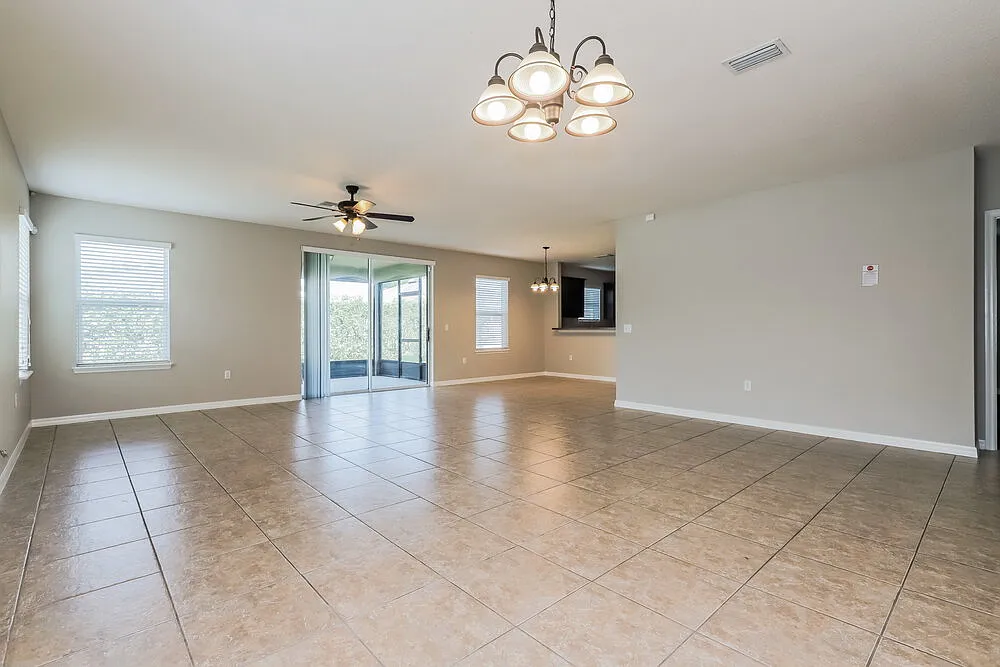 3 bed, 2.0 bath, 1875 sqft, $3,480 — Photo 4