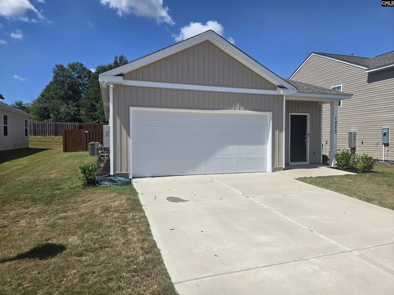 3 bed, 1257 sqft, $2,100 — Photo 3