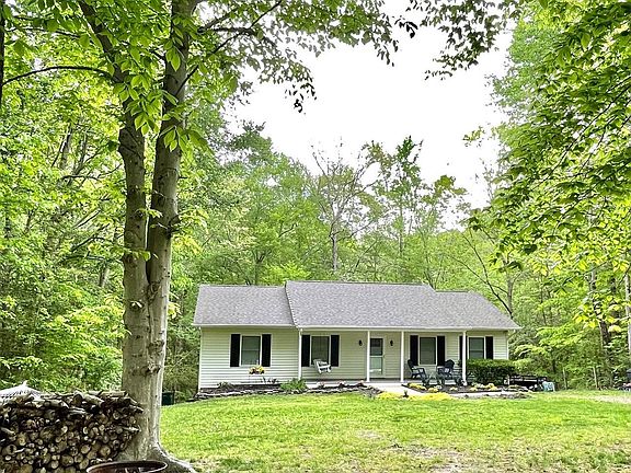 5th image of 42888 Hart Ct