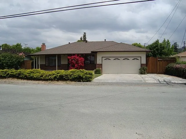 20 Decker Way photo 1
