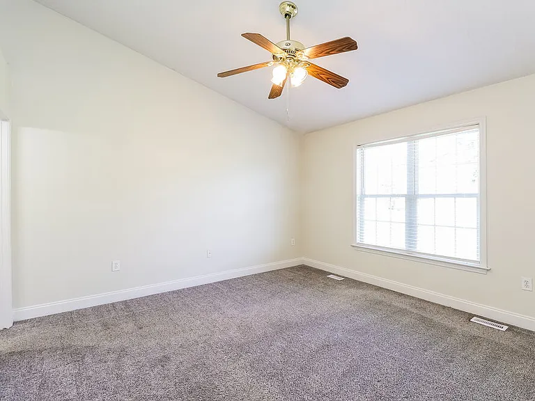 4512 Carol Ct — Photo 10