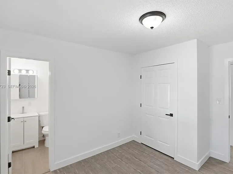 921 NW 5th Ave — Photo 5
