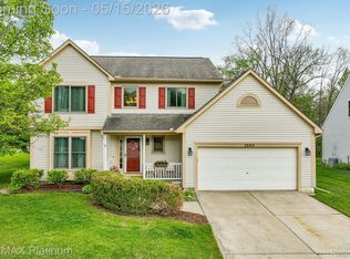 2584 Birchwood Dr, Howell, MI 48855