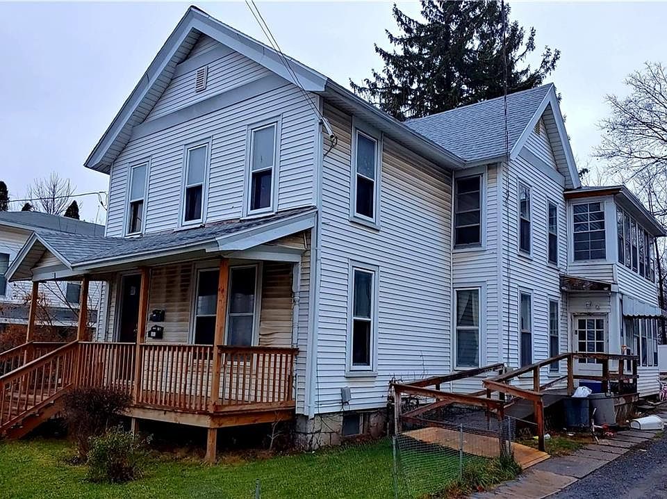 2nd image of 30 Washington St