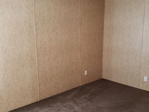 3rd image of 10 Oakridge Dr