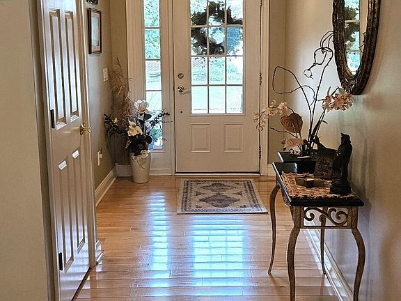 2nd image of 6222 Bridgewater Cir