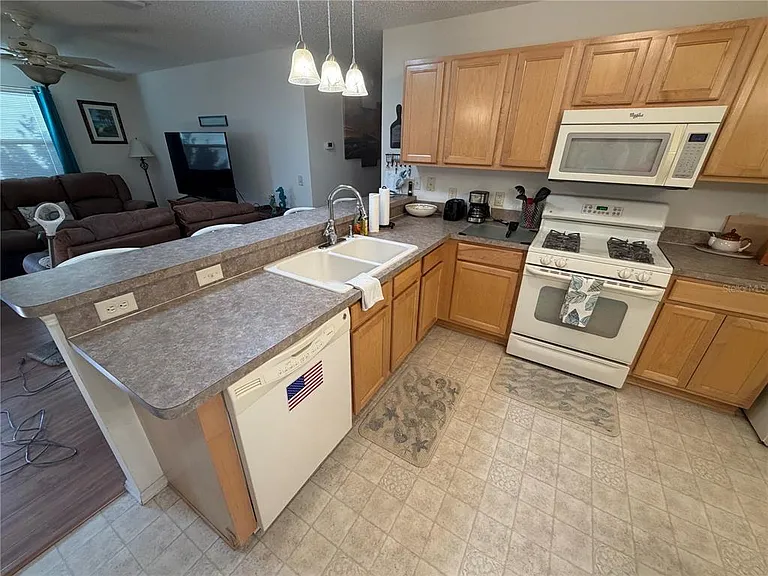 2318 Oak Bend Pl — Photo 9