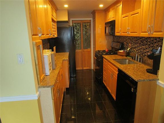 3rd image of 53 Skyline Dr #53