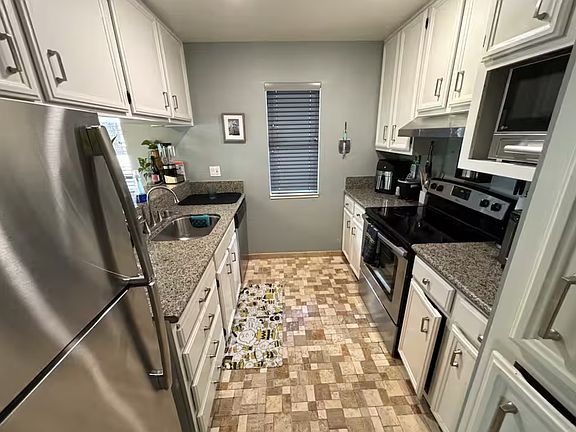 3rd image of 101 Gregory Ln