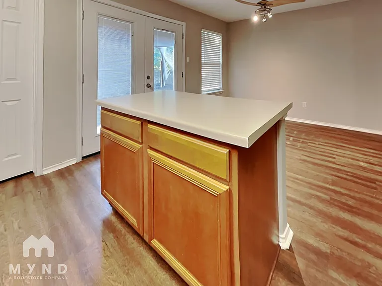 1001 Apollo Cir — Photo 9