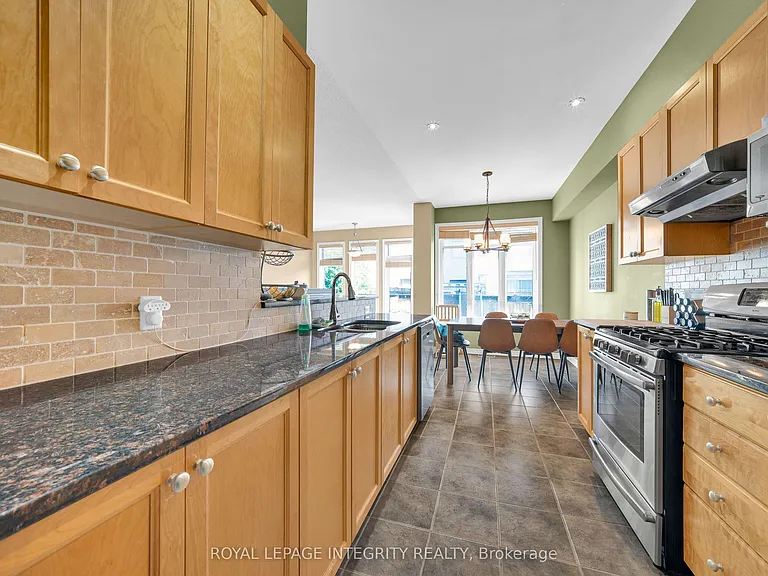 175 Hornchurch Ln — Photo 14