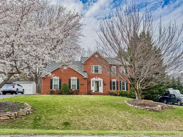 282 Apple Ln, Roanoke, VA 24019