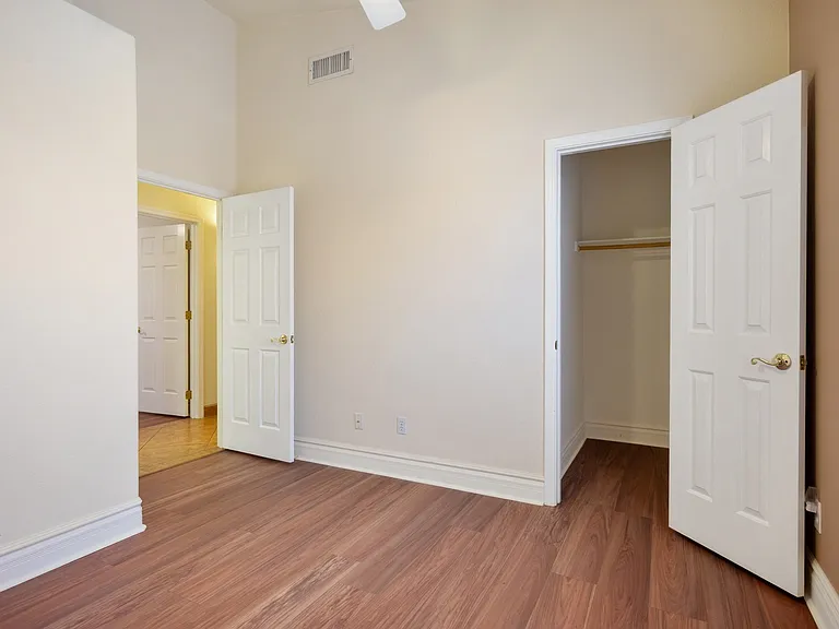 680 S Lucinda Dr — Photo 14