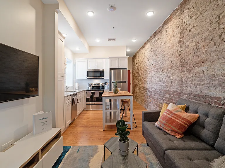 162 Cottage St #2B — Photo 6