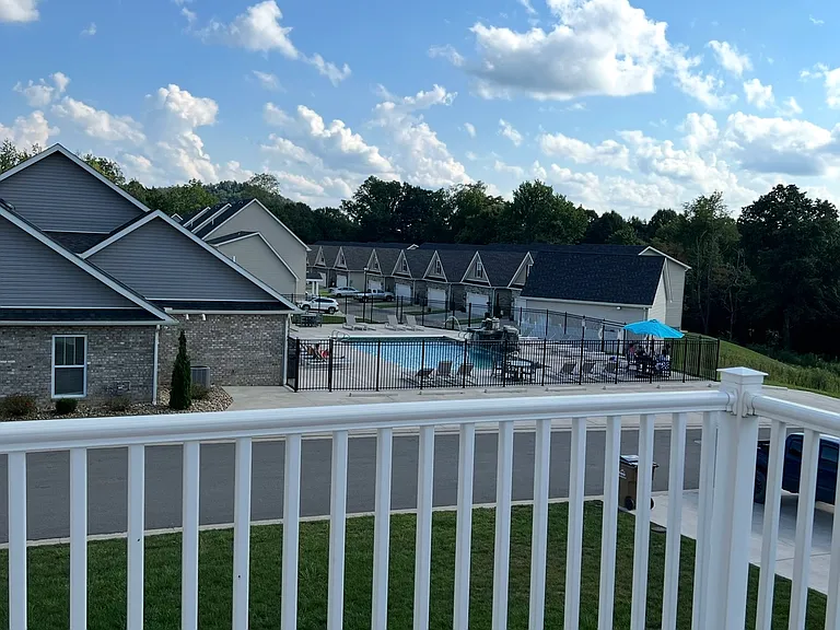 201 Red Oak Ln — Photo 9