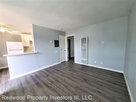 4th image of 320 E Acacia St APT 9