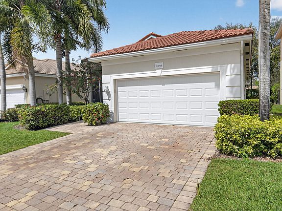 3rd image of 4045 Trovita Boulevard
