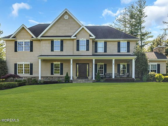 2nd image of 16 Woodhollow Road