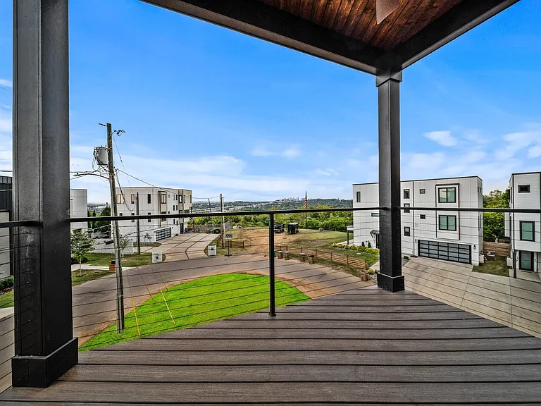 6011 Hill Cir — Photo 41
