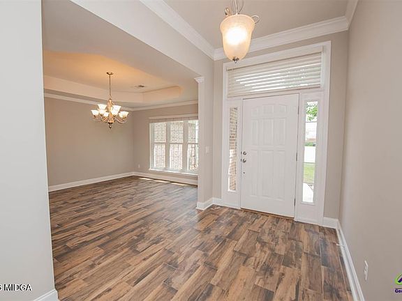 5th image of 107 Blackberry Ln