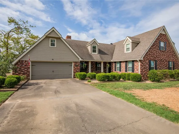1600 W Dogwood St, Rogers, AR 72758