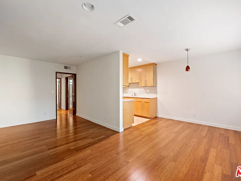 931 N Alfred St #306 — Photo 2