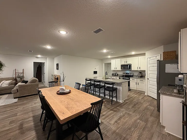 5699 Guinevere Ln — Photo 17
