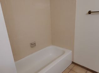 704 W 27th St, Farmington, NM 87401