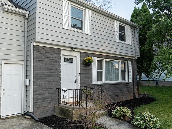 2nd image of 3216 Crescent Ave