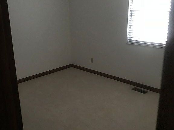 5th image of 204 Marble Dr