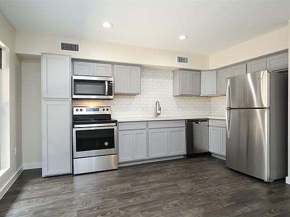 2nd image of 5504 La Branch St APT 10