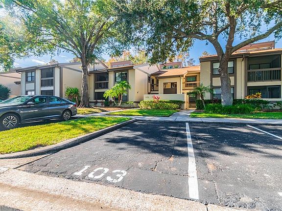 2nd image of 103 Woodlake Ln #103