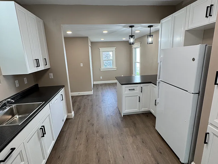 452 W Adams St #1 — Photo 5