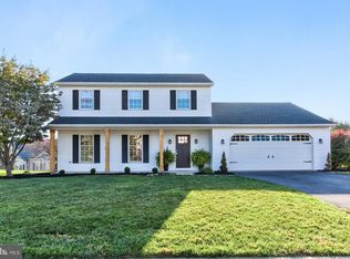 3819 Starview Dr, York, PA 17402