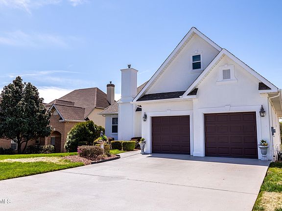 3rd image of 121 Heron Ct