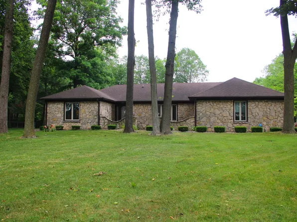 5331 W Blue Bell Dr, New Palestine, IN 46163