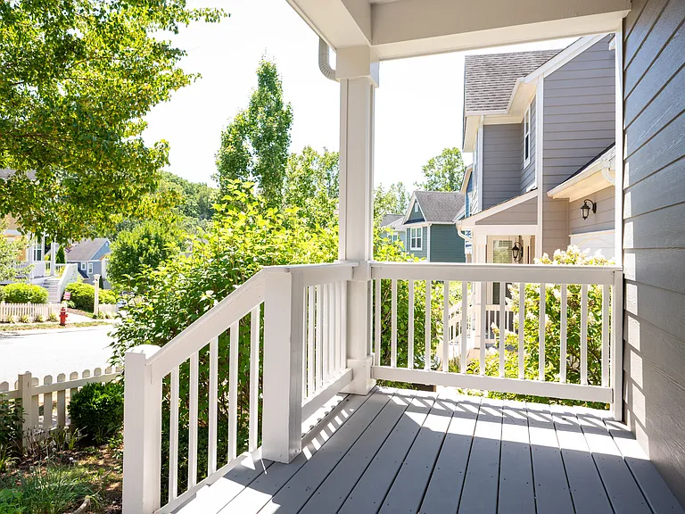 243 Huntley Ave — Photo 2