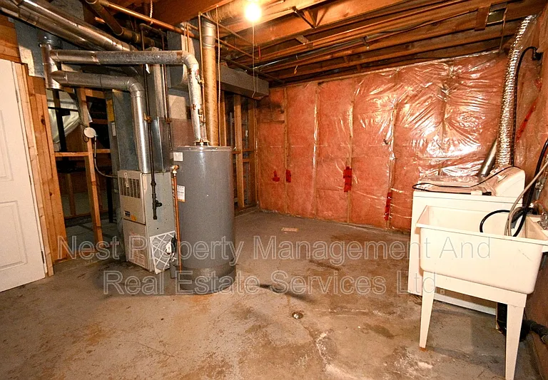 596 Central St E #1 — Photo 17