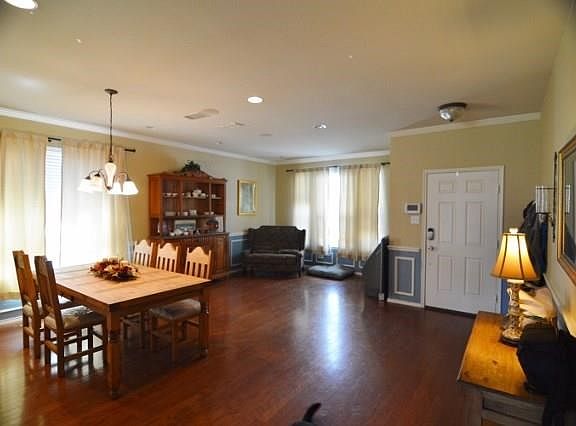 GREAT SPACE IN THE FORMAL AREA WITH REAL HARDWOODS
