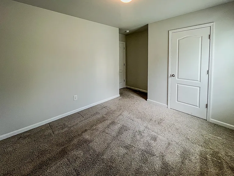 110 Teagarden Ct — Photo 15