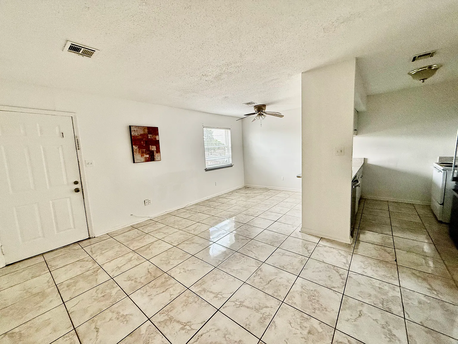 2 bed, 900 sqft, $1,150 — Photo 2