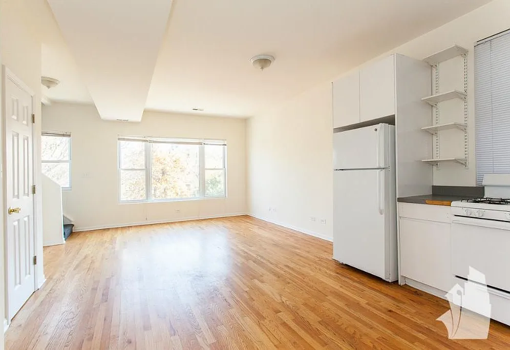 3 bed, 2.0 bath, $3,195 — Photo 2