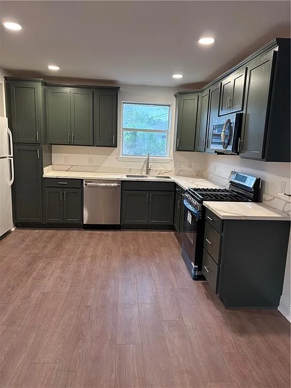 3 bed, 1740 sqft, $2,600 — Photo 3