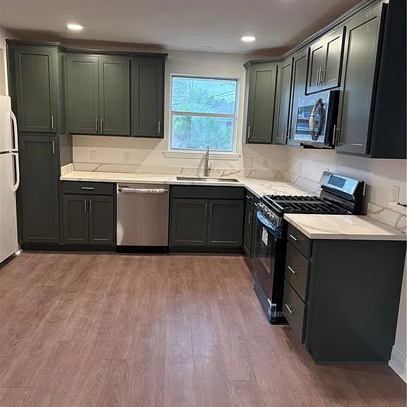 816 Andrews Ave — Photo 3