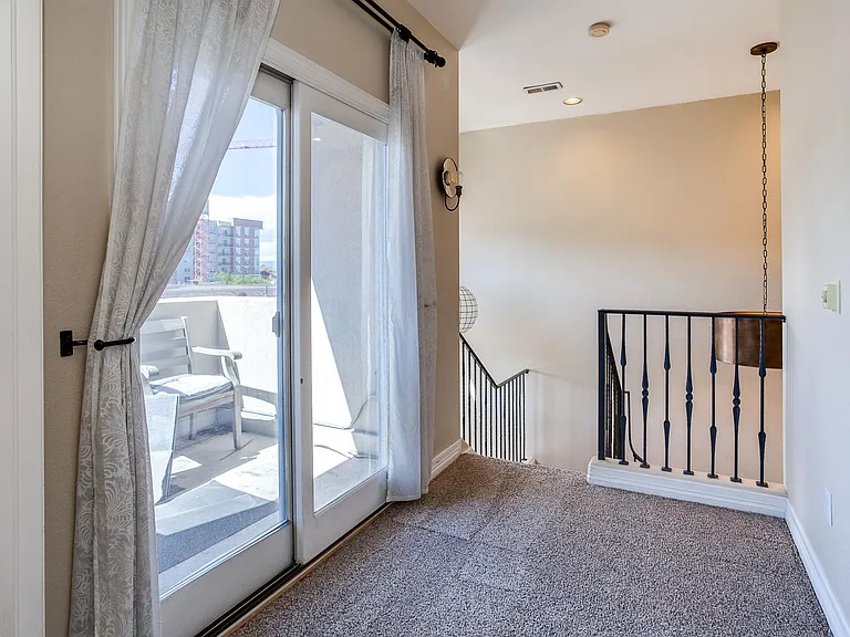 250 Garfield St #C — Photo 25