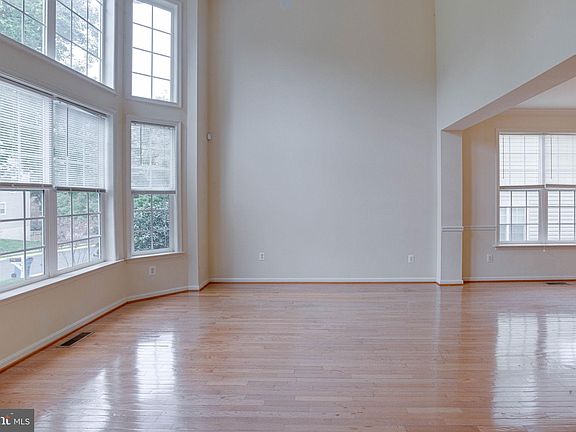 5th image of 9642 Park Preserve Dr