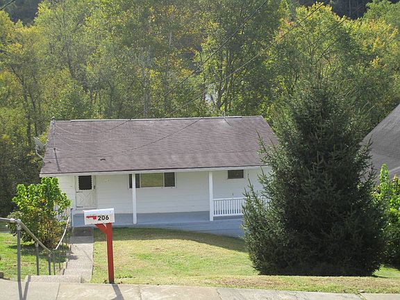 2nd image of 206 College St