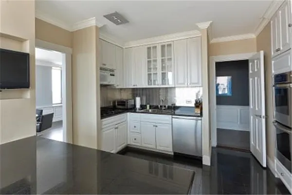 Sold by Maxwell Jacobs | media 4